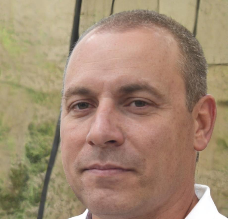 Marcus Thornfield - Financial Education Specialist